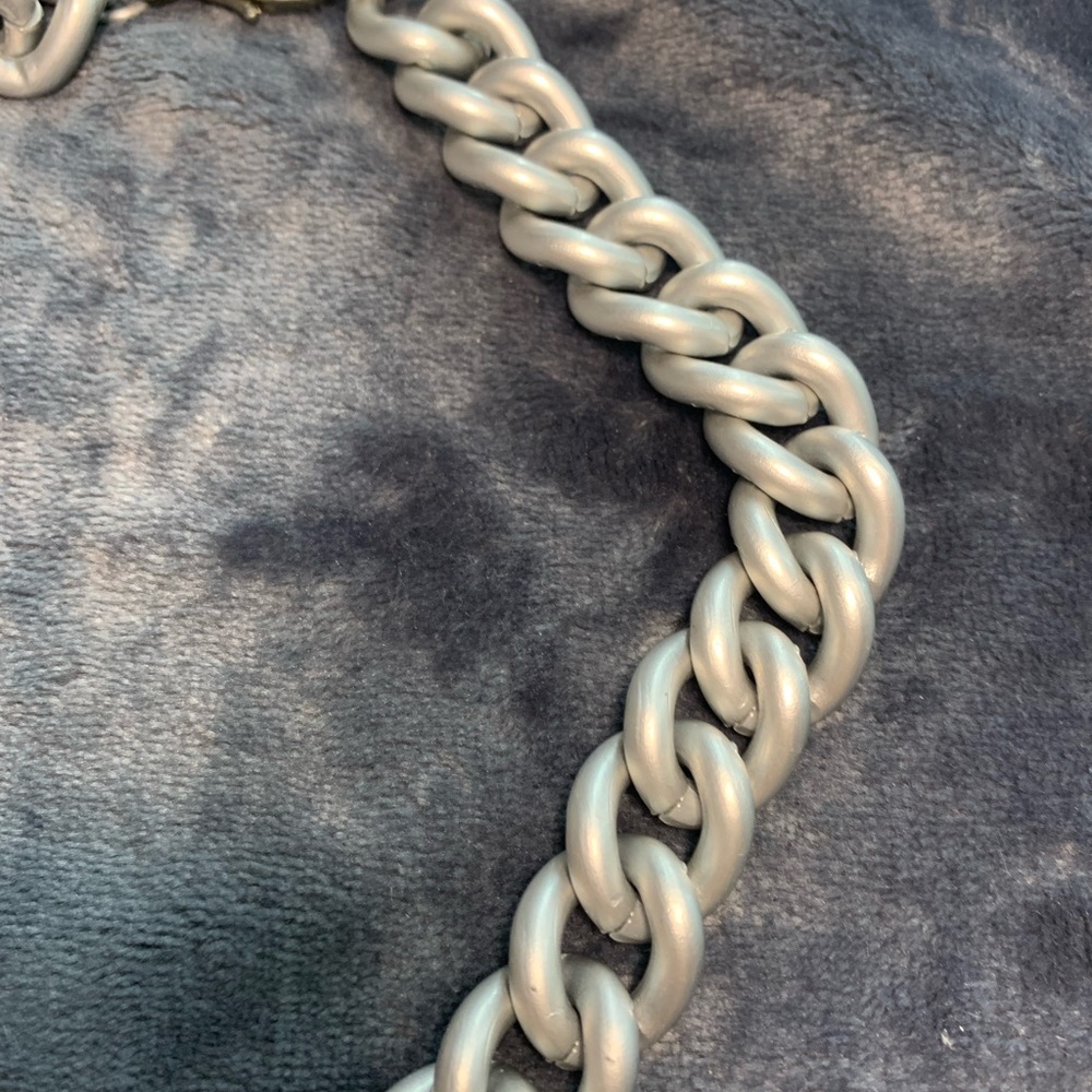 Large chain link necklace ♥️♥️ 🎈🎈 - Picture 3 of 4